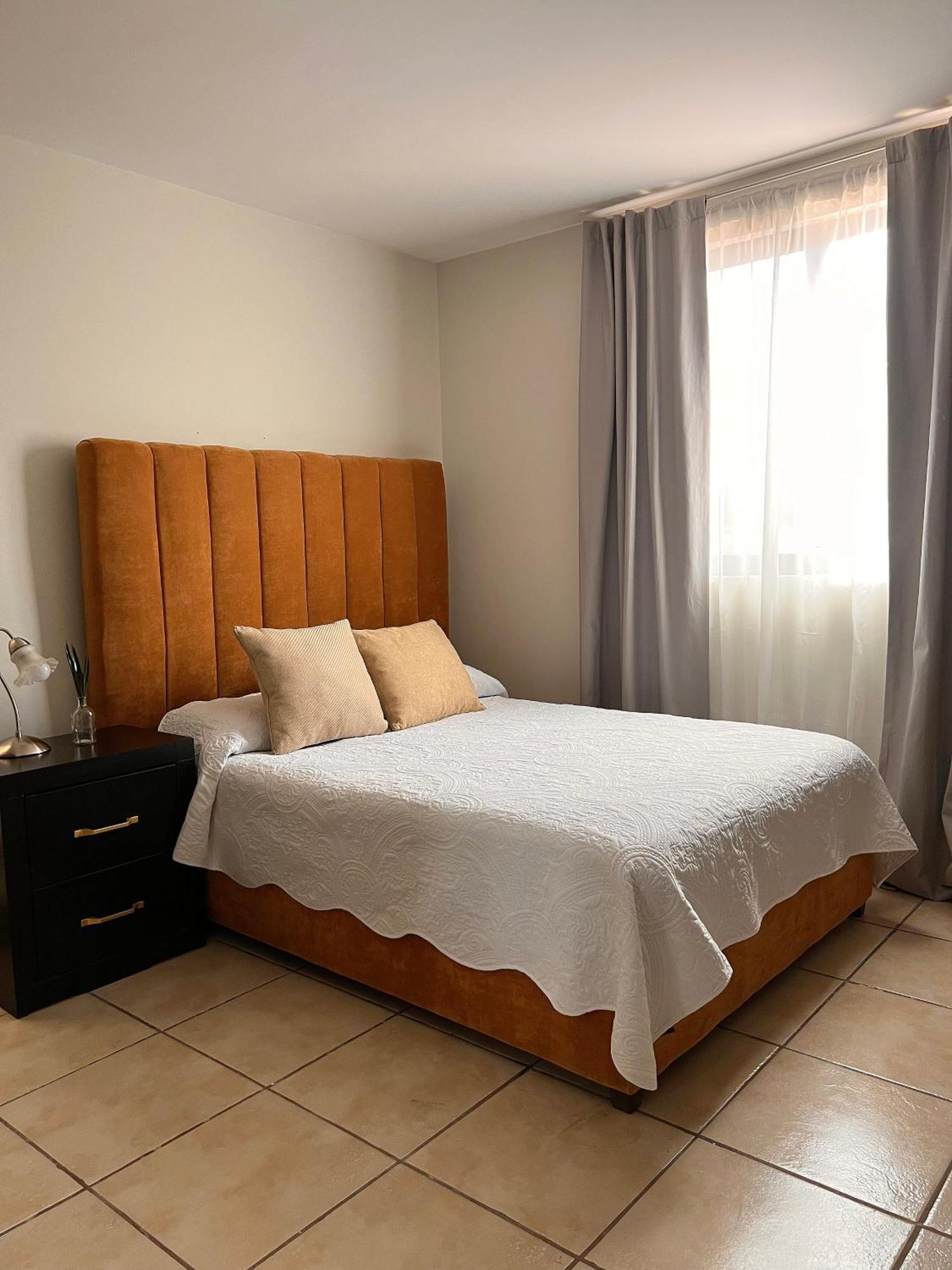 Suites ciento 37 León Esterno foto